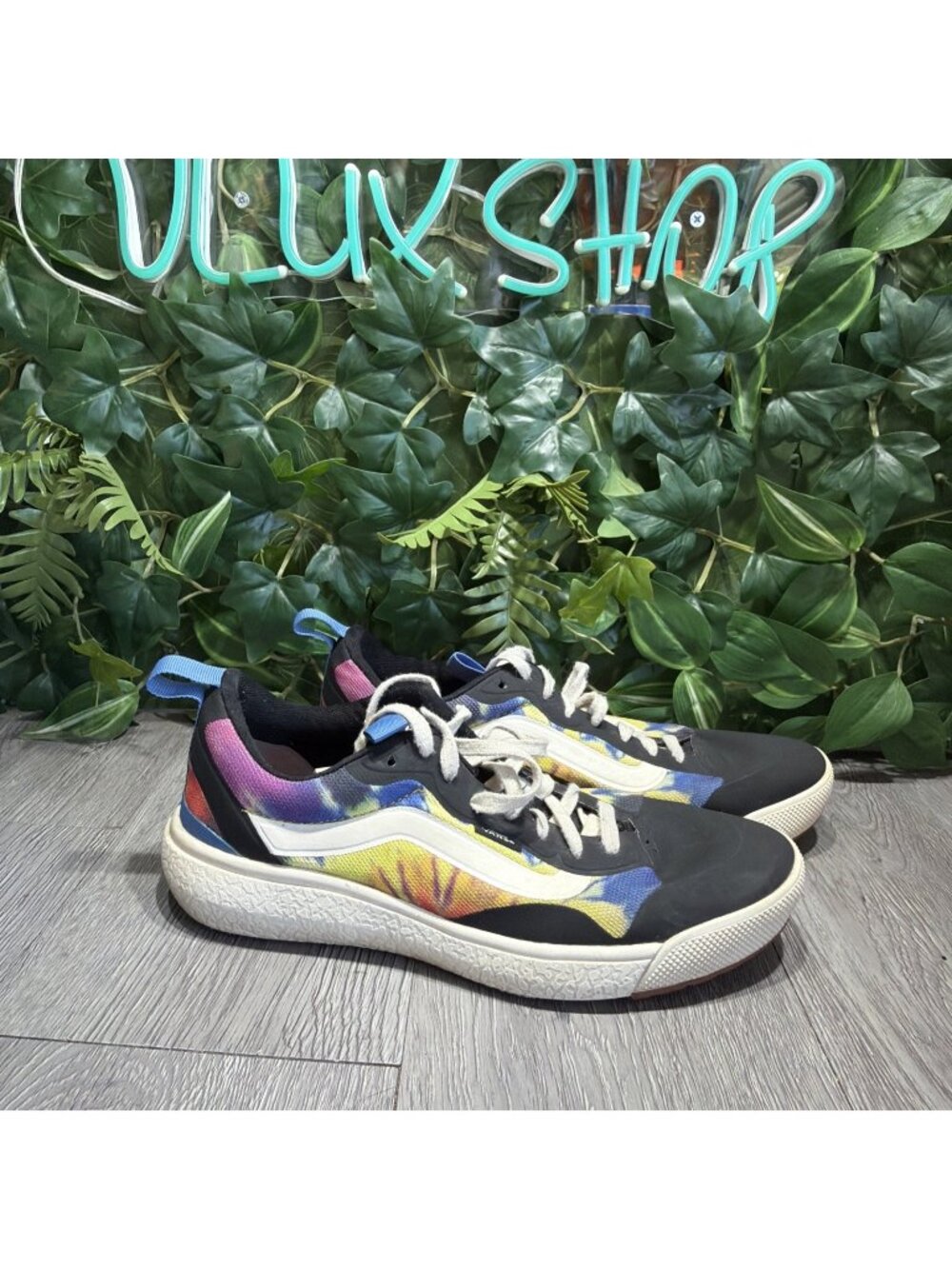 VANS UltraRange Exo, Tie Dye Black Marshmallow, Mens 7.5 Womens 9 Skate Shoes